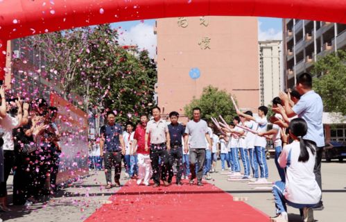 傳承紅色基因 燈塔領(lǐng)航青春 2021年揭陽市少先隊員離隊 入團(tuán)儀式暨14歲集體生日活動在惠來慈云實(shí)驗中學(xué)舉行